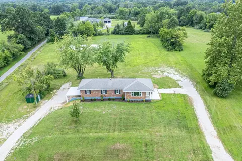 910 E Saint Eunice Rd, Fulton, MO 65251