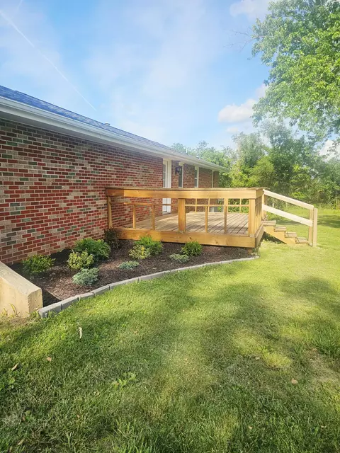 Exterior - 910 E Saint Eunice Rd, Fulton, MO 65251 photo 3 of 6