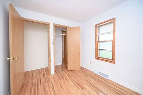 Bedroom - 910 E Saint Eunice Rd, Fulton, MO 65251 photo 2 of 4
