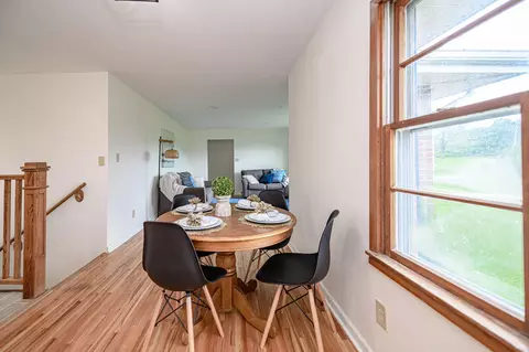 Dining - 910 E Saint Eunice Rd, Fulton, MO 65251 photo 2 of 3