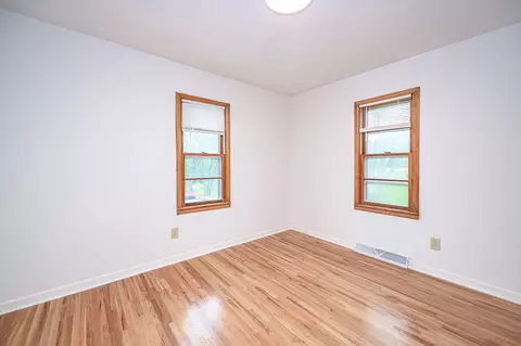 Bedroom - 910 E Saint Eunice Rd, Fulton, MO 65251 photo 3 of 4