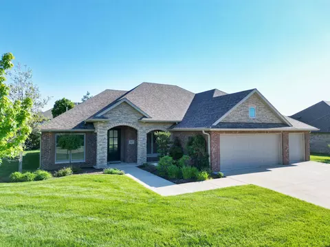 5813 Screaming Eagle Ln, Columbia, MO 65201