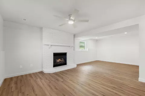 Living - 1508 Prestwick Dr, Columbia, MO 65203 photo 6 of 9
