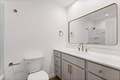 Bath - 1508 Prestwick Dr, Columbia, MO 65203 photo 5 of 7