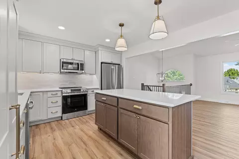 Kitchen - 1508 Prestwick Dr, Columbia, MO 65203 photo 3 of 6
