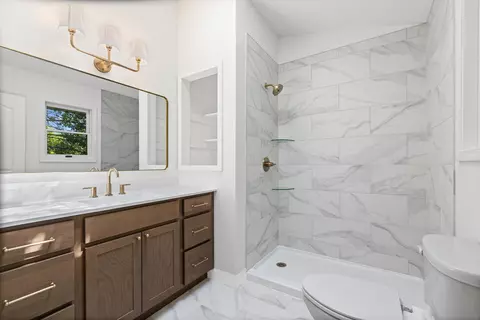 Bath - 1508 Prestwick Dr, Columbia, MO 65203 photo 1 of 7