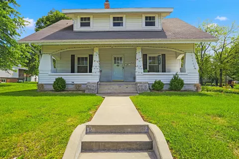 202 S Cleveland St, Fayette, MO 65248