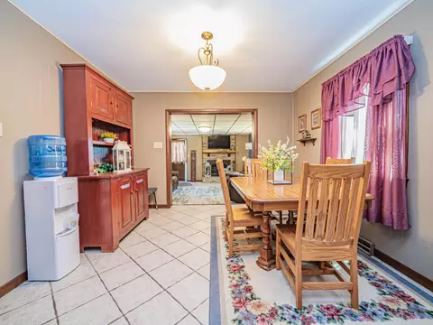 Dining - 302 Circle Dr, Moberly, MO 65270 photo 1 of 4