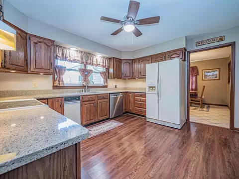 Kitchen - 302 Circle Dr, Moberly, MO 65270 photo 2 of 4
