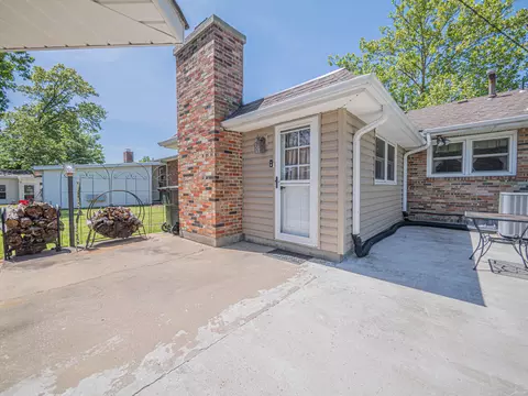 Exterior - 302 Circle Dr, Moberly, MO 65270 photo 2 of 8