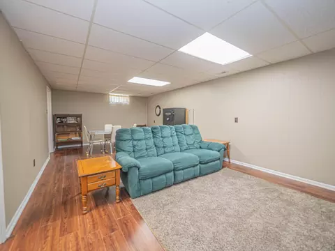 Living - 302 Circle Dr, Moberly, MO 65270 photo 10 of 10