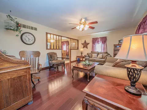 Living - 302 Circle Dr, Moberly, MO 65270 photo 1 of 10