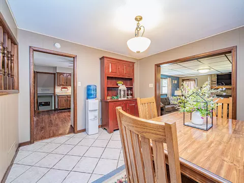 Dining - 302 Circle Dr, Moberly, MO 65270 photo 2 of 4