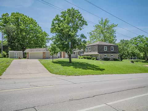 Exterior - 302 Circle Dr, Moberly, MO 65270 photo 7 of 8