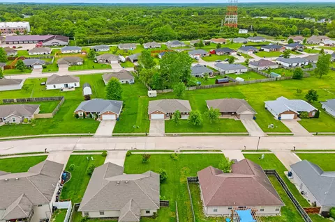 View/Area - 210 Brookstone Dr, Holts Summit, MO 65043 photo 3 of 7