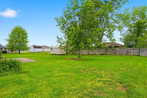 Exterior - 210 Brookstone Dr, Holts Summit, MO 65043 photo 2 of 7