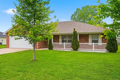 Exterior - 210 Brookstone Dr, Holts Summit, MO 65043 photo 5 of 7