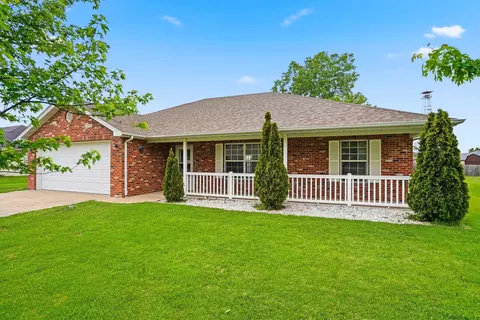 Exterior - 210 Brookstone Dr, Holts Summit, MO 65043 photo 6 of 7