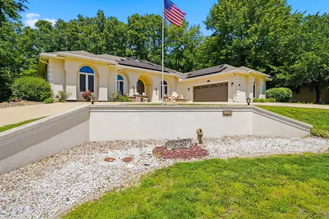 1201 Grace Ln, Boonville, MO 65233