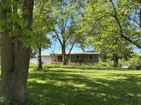14711 N Ricketts Rd, Hallsville, MO 65255