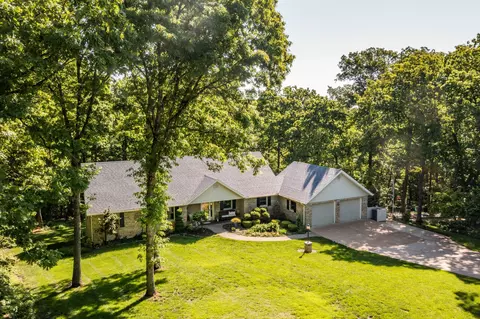 330 Cannondale Rd, Jefferson City, MO 65109