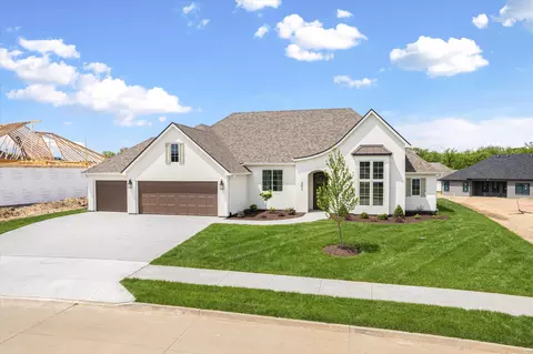 Exterior - 301 Ash Down Dr, Columbia, MO 65201 photo 2 of 11