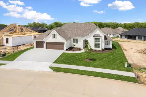 Exterior - 301 Ash Down Dr, Columbia, MO 65201 photo 6 of 11