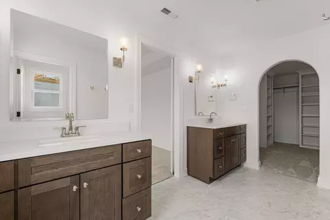 Bath - 301 Ash Down Dr, Columbia, MO 65201 photo 2 of 5