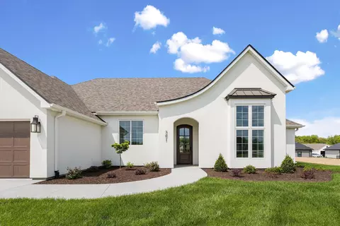 Exterior - 301 Ash Down Dr, Columbia, MO 65201 photo 4 of 11
