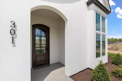 Exterior - 301 Ash Down Dr, Columbia, MO 65201 photo 5 of 11
