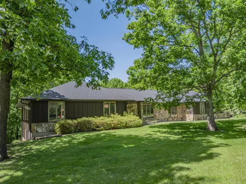 750 Homestead Dr, Moberly, MO 65270