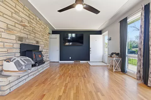 Living - 901 E Booth St, Centralia, MO 65240 photo 4 of 4