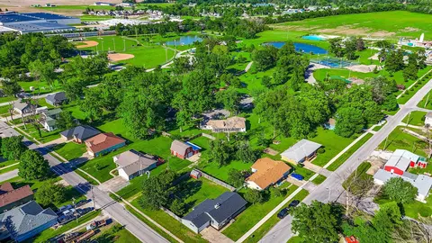 View/Area - 901 E Booth St, Centralia, MO 65240 photo 5 of 18