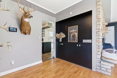 Entry Way - 901 E Booth St, Centralia, MO 65240 photo 3 of 3
