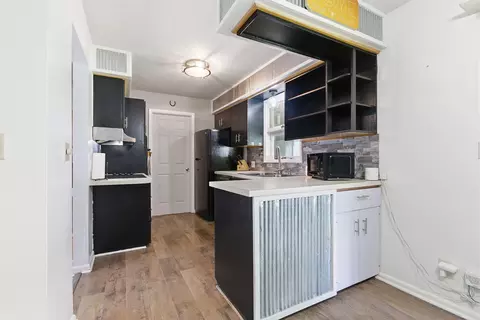 Kitchen - 901 E Booth St, Centralia, MO 65240 photo 2 of 6