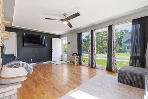 Living - 901 E Booth St, Centralia, MO 65240 photo 3 of 4