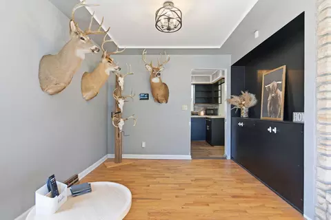 Entry Way - 901 E Booth St, Centralia, MO 65240 photo 2 of 3