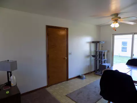 Dining - 703 E Rodemyre St, Centralia, MO 65240 photo 1 of 1