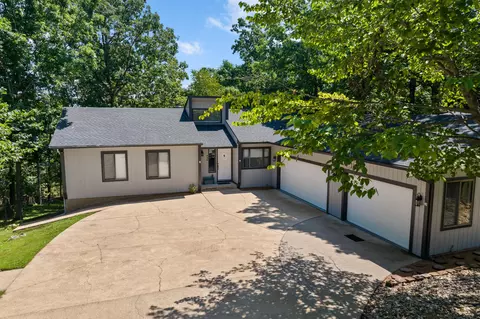 434 Cherokee Rd, Lake Ozark, MO 65049