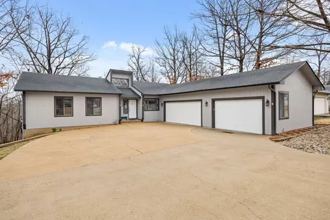 434 Cherokee Rd, Lake Ozark, MO 65049