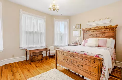 Bedroom - 410 5th St, Glasgow, MO 65254 photo 6 of 8