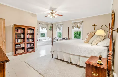 Bedroom - 410 5th St, Glasgow, MO 65254 photo 1 of 8