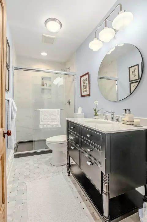 Bath - 410 5th St, Glasgow, MO 65254 photo 5 of 5