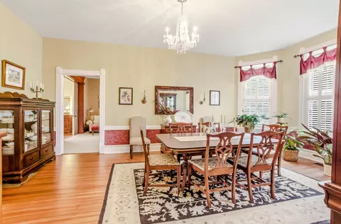 Dining - 410 5th St, Glasgow, MO 65254 photo 2 of 3