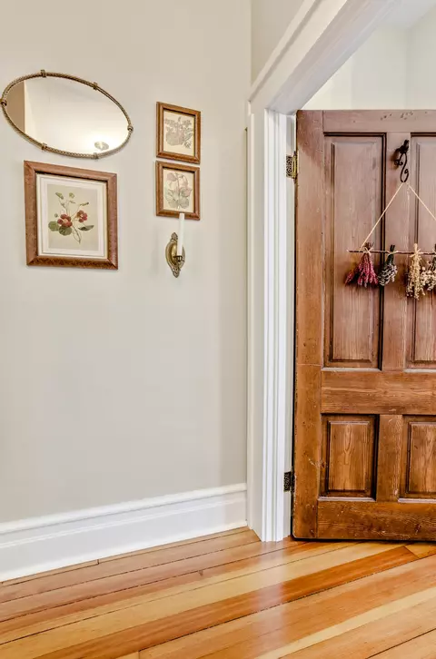 Entry Way - 410 5th St, Glasgow, MO 65254 photo 7 of 12