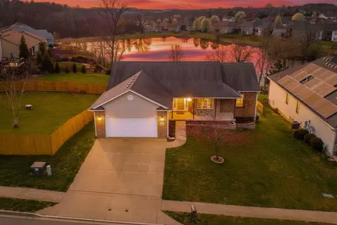 3103 Woods Crossing Dr, Columbia, MO 65202