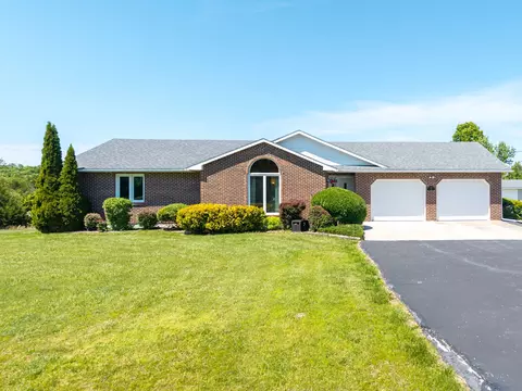 925 W Rte F, Clark, MO 65243