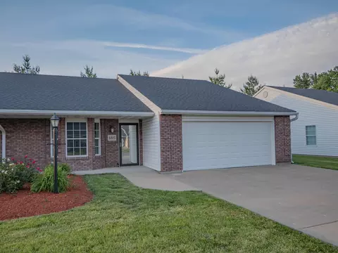1215 Shepherds Dr, Moberly, MO 65270