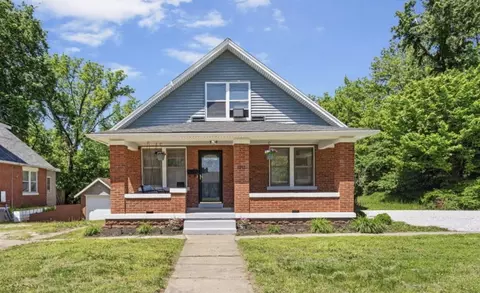 1017 Santa Fe Trl, Boonville, MO 65233