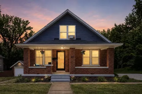 1017 Santa Fe Trl, Boonville, MO 65233